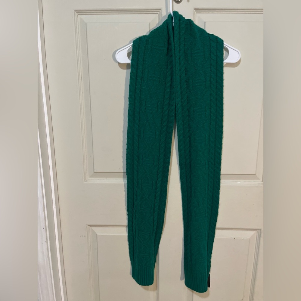 The Limited Scarf